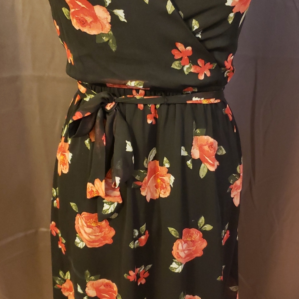 Dress - Picture 5 of 8